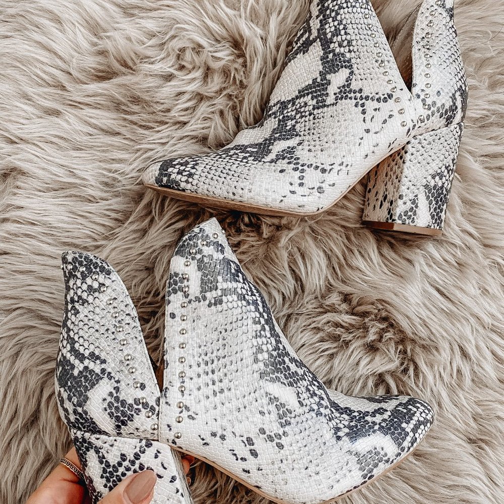 Steve Madden Rookie Natural Snakeskin Bootie 🤎